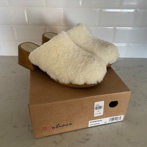 Anthropologie Matisse Sherpa Clogs Size 10
